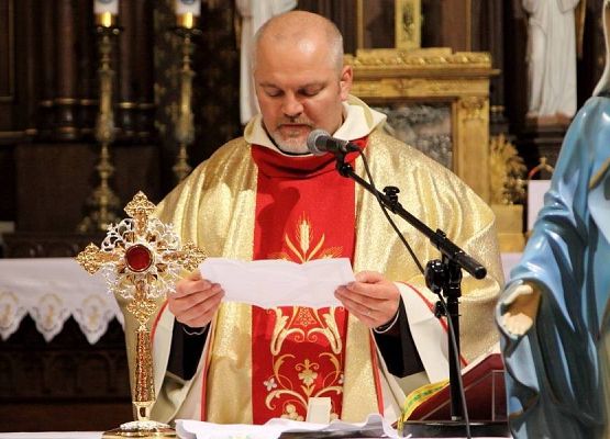 Grafika 3: Uroczystość przyjęcia relikwii Św. O. Pio 14.12.2013