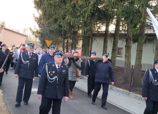 Grafika 17: Droga krzyżowa 2022