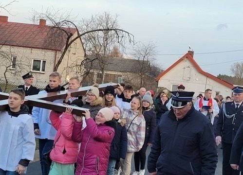 Grafika 40: Droga krzyżowa 2022