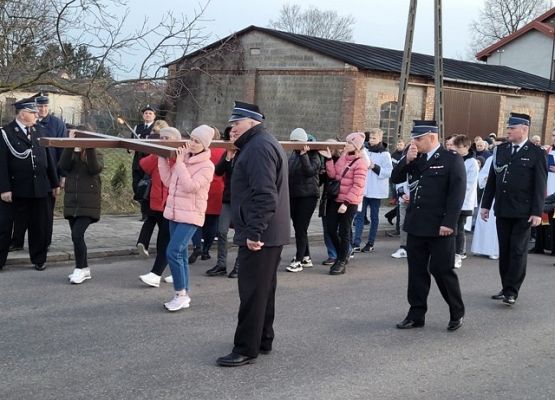 Grafika 64: Droga krzyżowa 2022