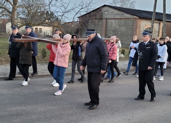 Grafika 65: Droga krzyżowa 2022