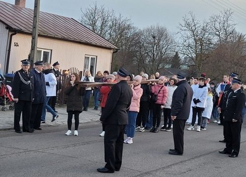 Grafika 70: Droga krzyżowa 2022