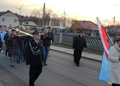 Grafika 77: Droga krzyżowa 2022