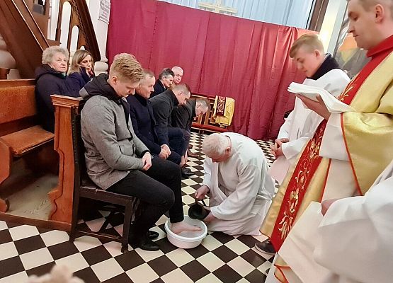 Grafika 10: Wielki Czwartek