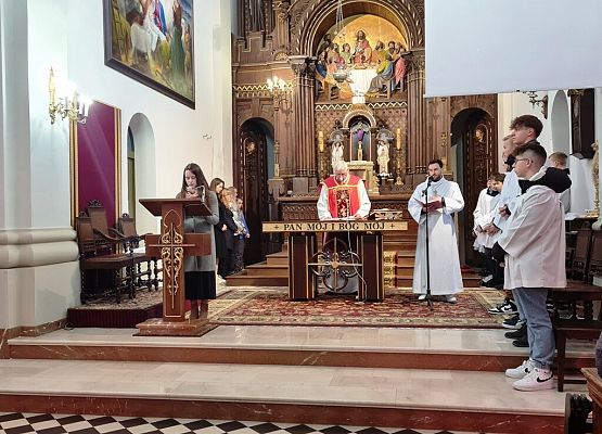 Grafika 2: Wielki Piątek