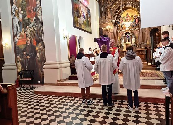 Grafika 10: Wielki Piątek