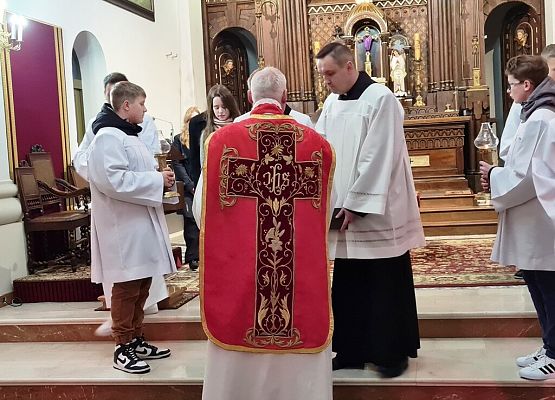 Grafika 13: Wielki Piątek