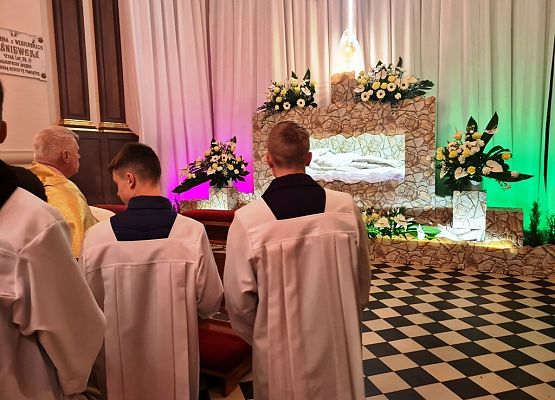 Grafika 24: Wielki Piątek