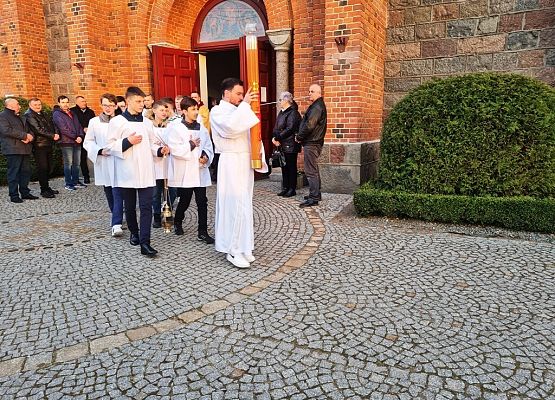 Grafika 4: Wielka Sobota