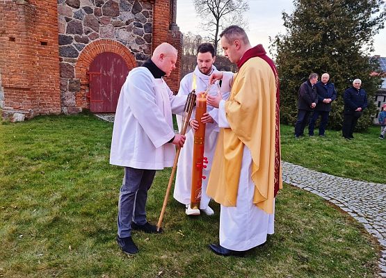 Grafika 15: Wielka Sobota