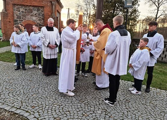 Grafika 17: Wielka Sobota