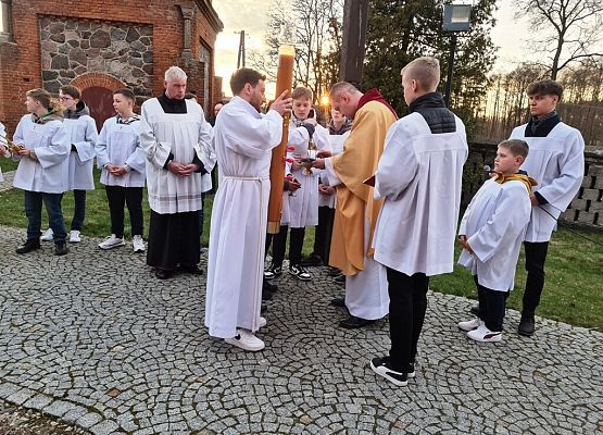 Grafika 18: Wielka Sobota