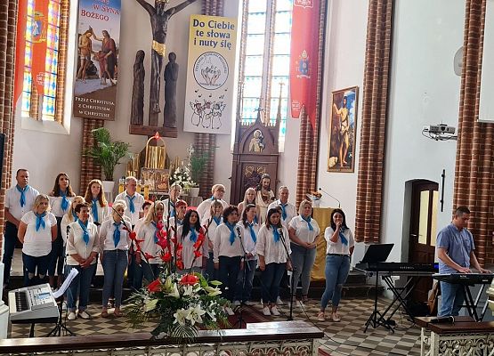 Grafika 27: FESTIWAL PIOSENKI RELIGIJNEJ W JANOWCU KOŚCIELNYM 2023