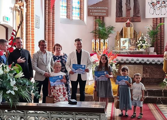 Grafika 32: FESTIWAL PIOSENKI RELIGIJNEJ W JANOWCU KOŚCIELNYM 2023