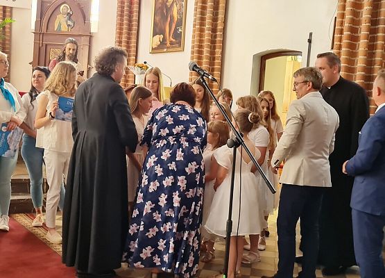 Grafika 39: FESTIWAL PIOSENKI RELIGIJNEJ W JANOWCU KOŚCIELNYM 2023