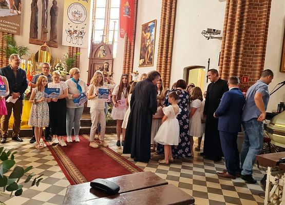 Grafika 41: FESTIWAL PIOSENKI RELIGIJNEJ W JANOWCU KOŚCIELNYM 2023