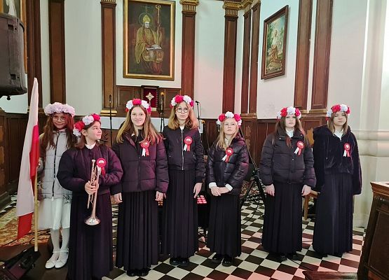 Grafika 10: 11 LISTOPADA ŚWIĘTO NIEPODLEGŁOŚCI