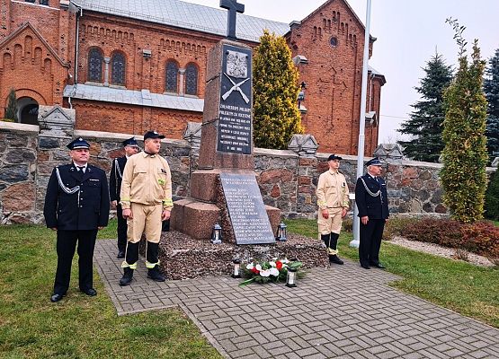 Grafika 30: 11 LISTOPADA ŚWIĘTO NIEPODLEGŁOŚCI