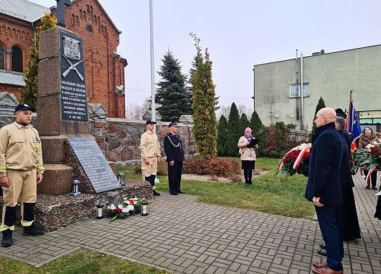 Grafika 32: 11 LISTOPADA ŚWIĘTO NIEPODLEGŁOŚCI