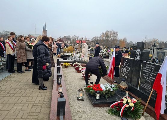 Grafika 43: 11 LISTOPADA ŚWIĘTO NIEPODLEGŁOŚCI