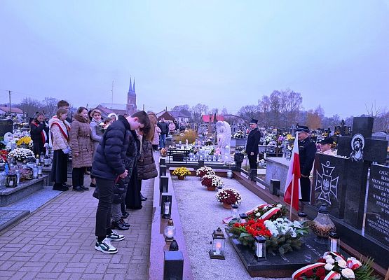 Grafika 44: 11 LISTOPADA ŚWIĘTO NIEPODLEGŁOŚCI