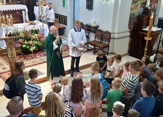 Grafika 6: Poświęcenie tornistrów