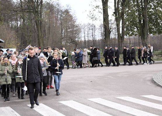 Grafika 16: 11 Listopada 2017 Święto Niepodległości