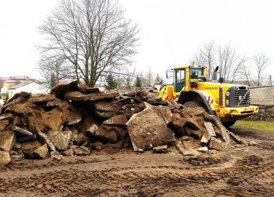 Grafika 1: Budowa chodnika wokół kościoła 2015