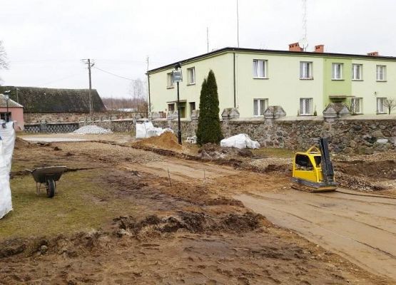 Grafika 6: Budowa chodnika wokół kościoła 2015