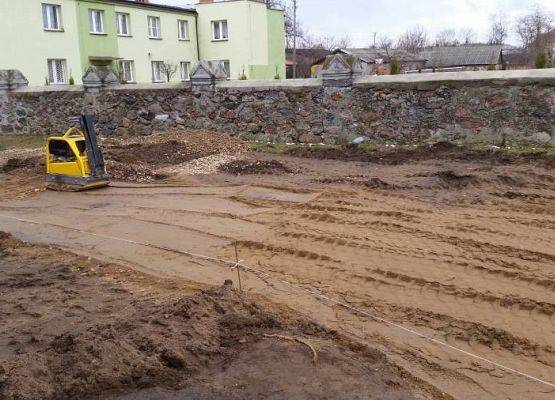 Grafika 8: Budowa chodnika wokół kościoła 2015