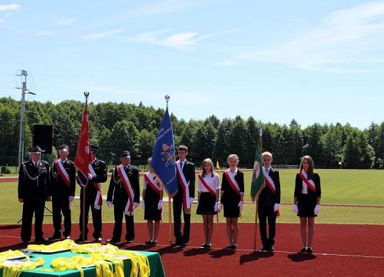 Grafika 27: Przyjęcie relikwi św. Jana Pawła II z rąk Abpa Mieczysława Mokrzyckiego