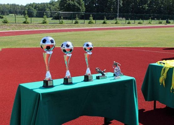 Grafika 28: Przyjęcie relikwi św. Jana Pawła II z rąk Abpa Mieczysława Mokrzyckiego