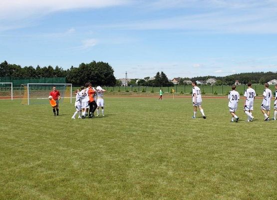 Grafika 34: Przyjęcie relikwi św. Jana Pawła II z rąk Abpa Mieczysława Mokrzyckiego