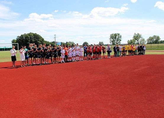 Grafika 35: Przyjęcie relikwi św. Jana Pawła II z rąk Abpa Mieczysława Mokrzyckiego