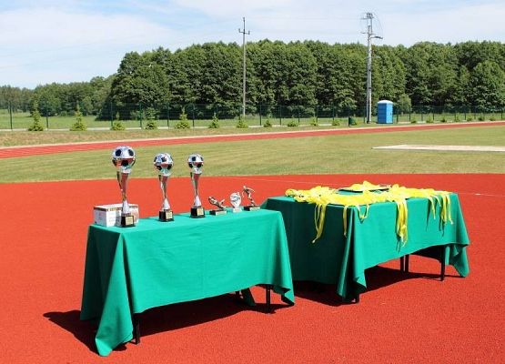 Grafika 37: Przyjęcie relikwi św. Jana Pawła II z rąk Abpa Mieczysława Mokrzyckiego