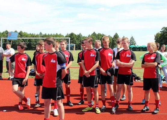 Grafika 39: Przyjęcie relikwi św. Jana Pawła II z rąk Abpa Mieczysława Mokrzyckiego