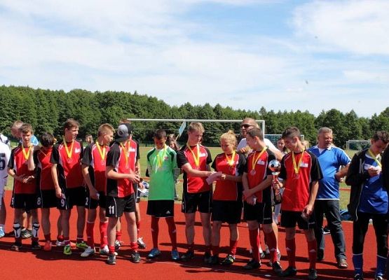 Grafika 52: Przyjęcie relikwi św. Jana Pawła II z rąk Abpa Mieczysława Mokrzyckiego