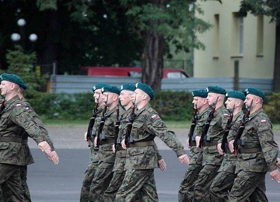 Grafika 1: Przysięga Wojskowa Ks. Arkadiusz Sikorskiego 12.07.2014