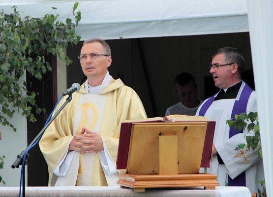 Grafika 11: Zespół "Moja Rodzina" na odpuście w Kuklinie