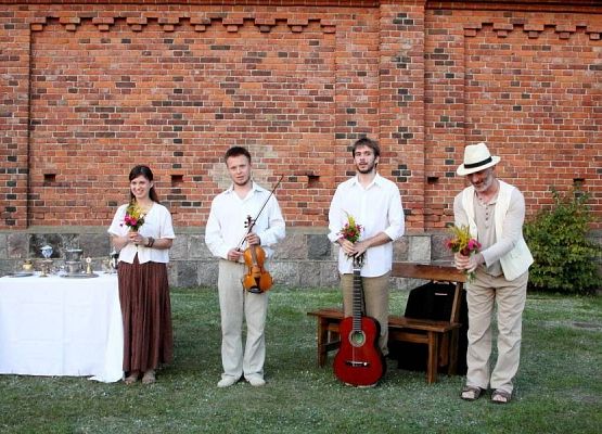 Grafika 3: Musical "Maryja" w wykonaniu Teatru Podróżnego 06.09.2014