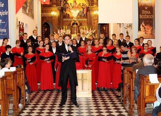 Grafika 4: Chór Pueri et Puellae Cantores Plocenses 21 września 2014