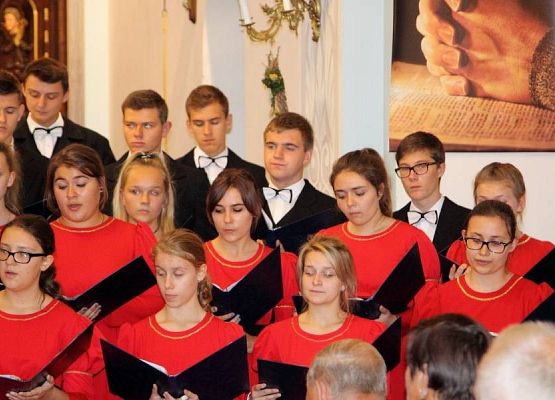 Grafika 6: Chór Pueri et Puellae Cantores Plocenses 21 września 2014