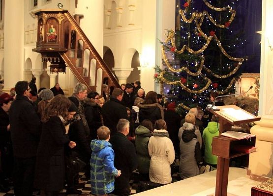 Grafika 19: Jasełka przed Pasterką 2014