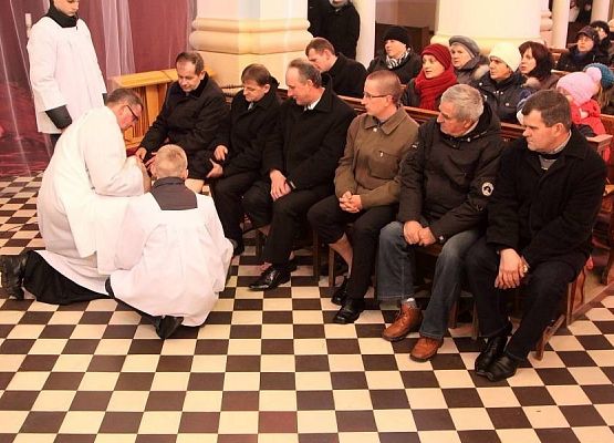 Grafika 1: Wielki Czwartek 28.03.2013