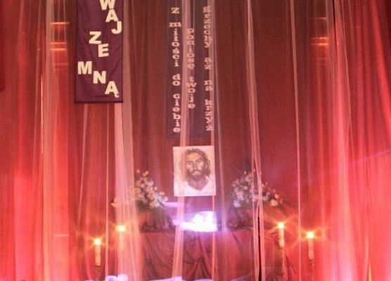 Grafika 8: Wielki Czwartek 28.03.2013