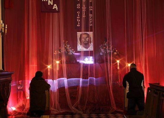 Grafika 9: Wielki Czwartek 28.03.2013